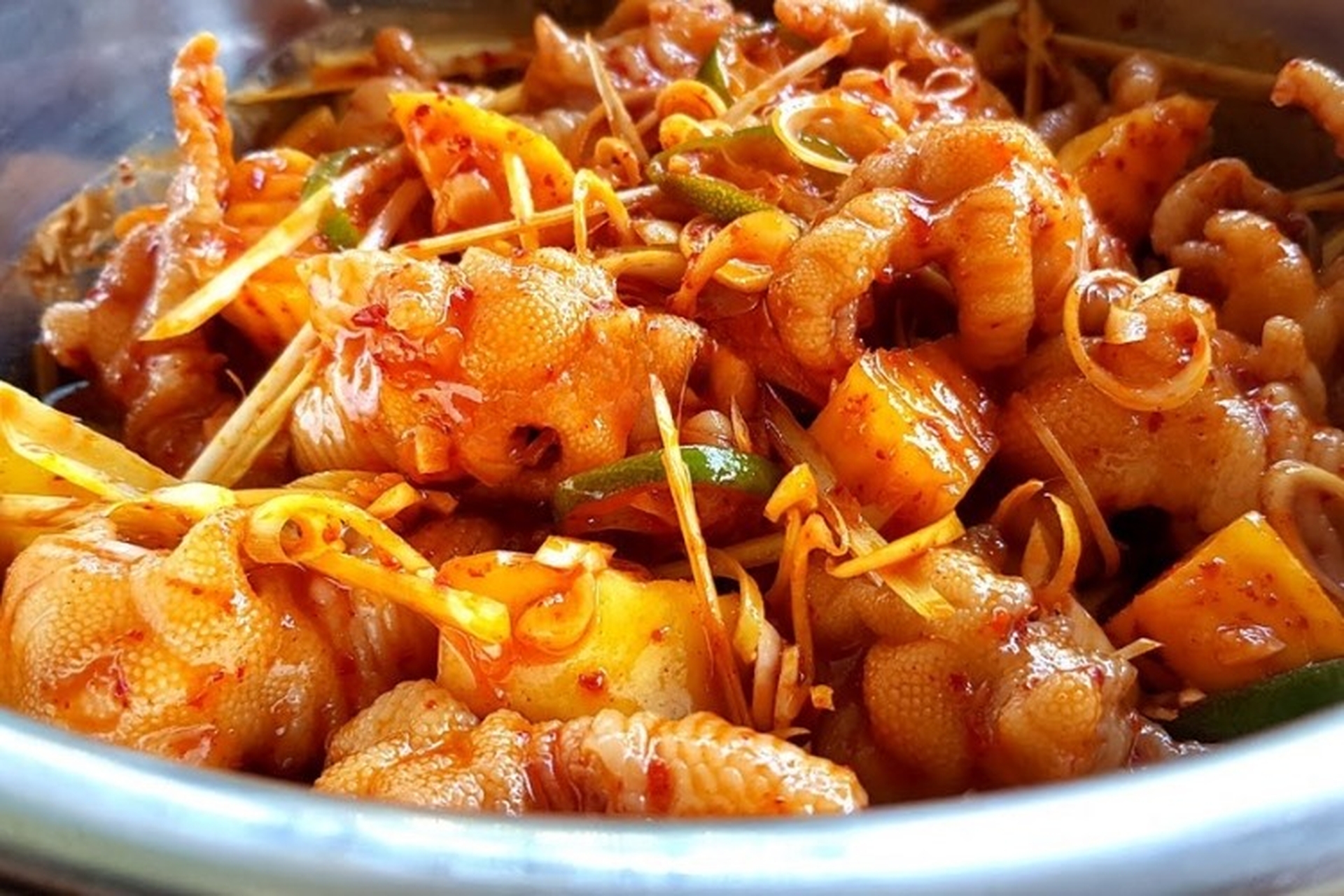 Mê ngay cách làm chân gà rút xương sốt Thái ngon như ngoài hàng
